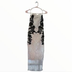Pretty little thing White Contrast Lace Bandeau Midi Dress